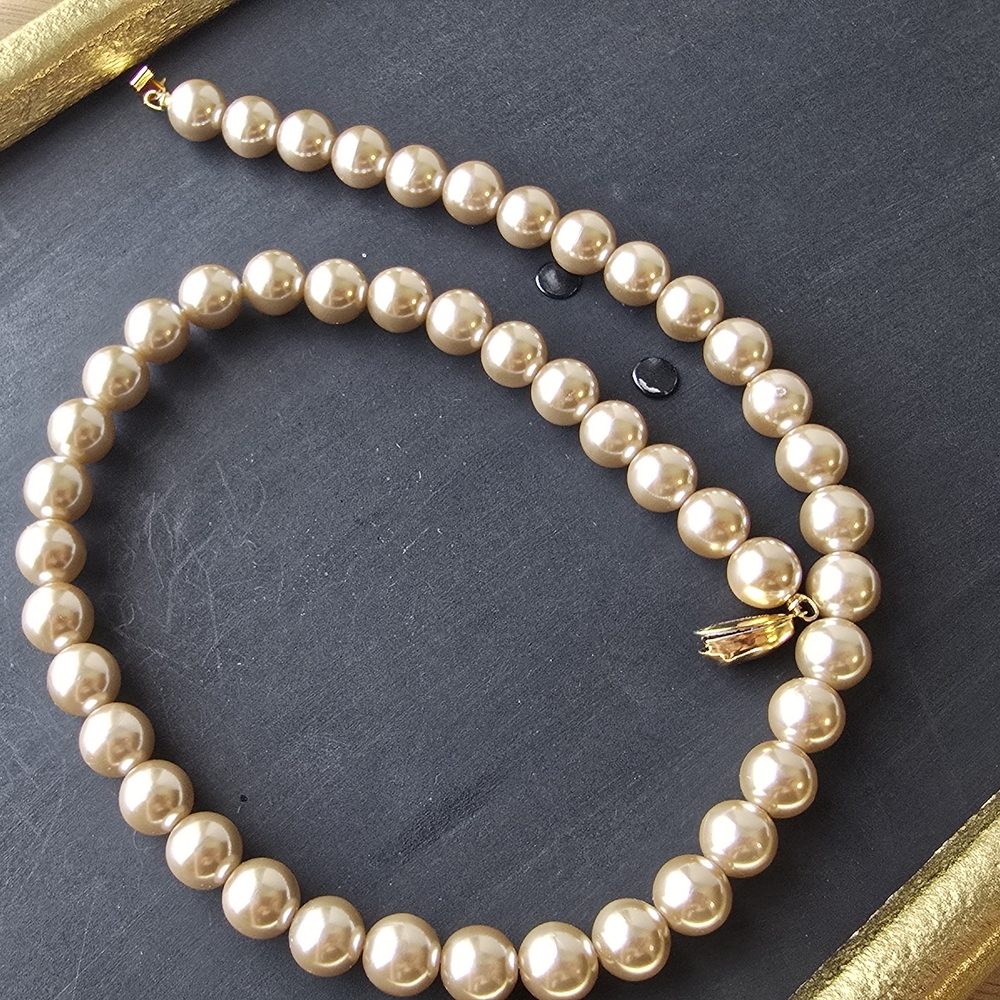 Richelieu Gold Pearl Necklace Choker